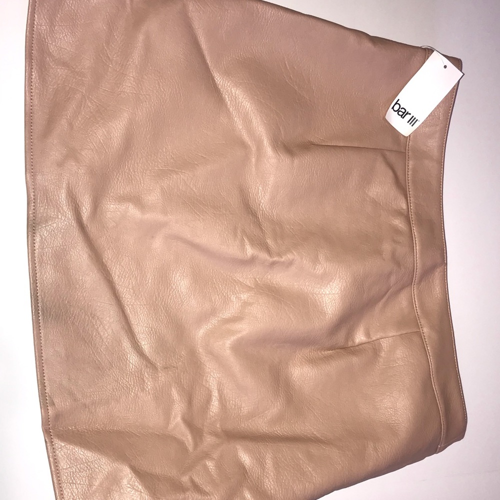 ❗️NWT❗️Bar III Faux Leather Blush Skirt - Picture 6 of 9